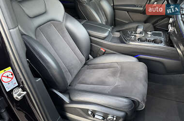 Внедорожник / Кроссовер Audi Q7 2017 в 