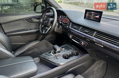 Внедорожник / Кроссовер Audi Q7 2017 в 