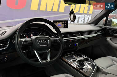 Внедорожник / Кроссовер Audi Q7 2017 в 