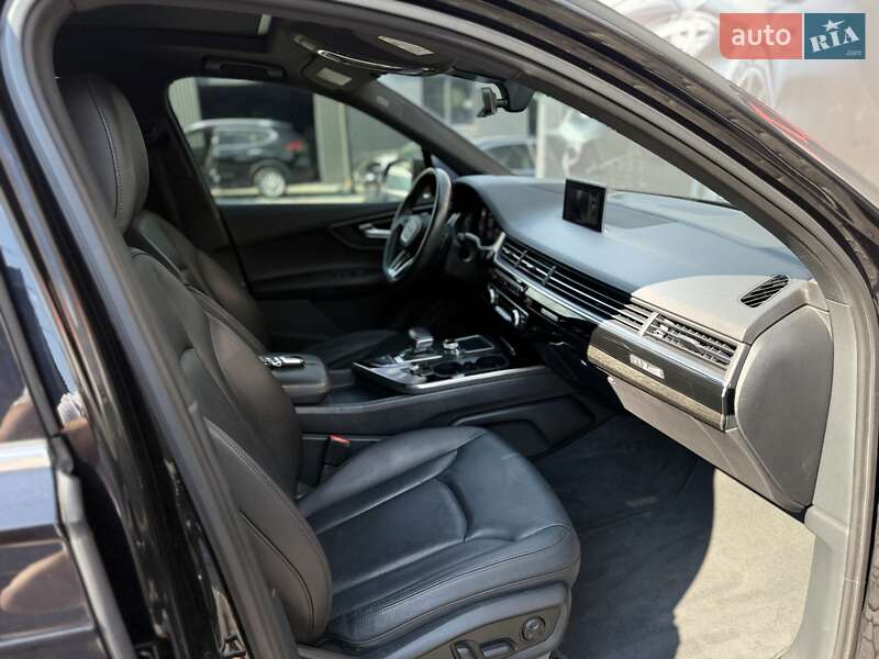 Внедорожник / Кроссовер Audi Q7 2017 в Львове