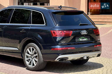 Внедорожник / Кроссовер Audi Q7 2016 в 