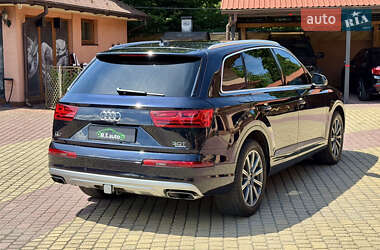 Внедорожник / Кроссовер Audi Q7 2016 в 