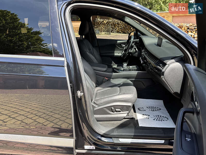 Внедорожник / Кроссовер Audi Q7 2016 в Мукачево