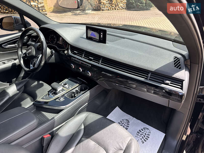 Внедорожник / Кроссовер Audi Q7 2016 в Мукачево