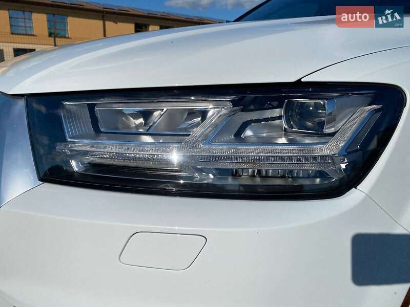 Внедорожник / Кроссовер Audi Q7 2016 в Казатине