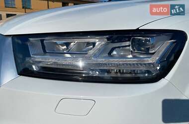 Внедорожник / Кроссовер Audi Q7 2016 в 