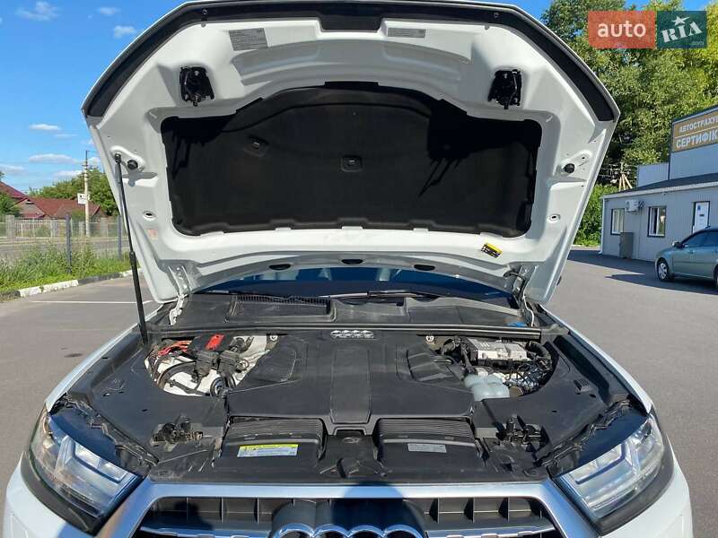 Внедорожник / Кроссовер Audi Q7 2016 в Казатине