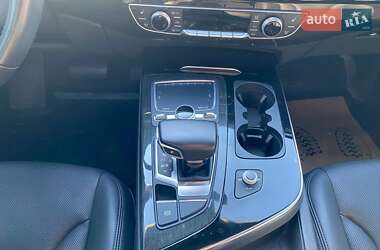 Внедорожник / Кроссовер Audi Q7 2016 в 