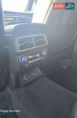 Внедорожник / Кроссовер Audi Q7 2016 в 