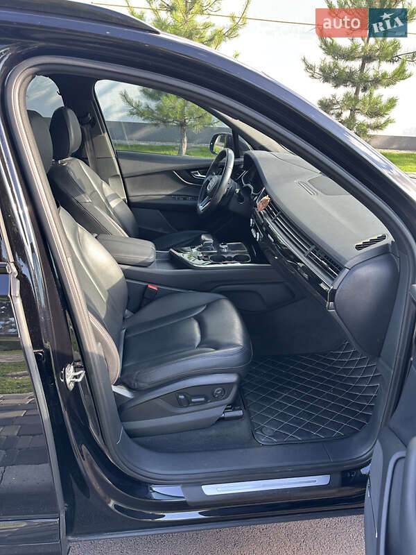 Внедорожник / Кроссовер Audi Q7 2017 в Киеве