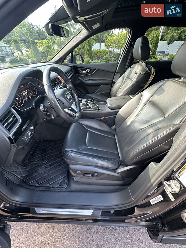 Внедорожник / Кроссовер Audi Q7 2017 в Киеве