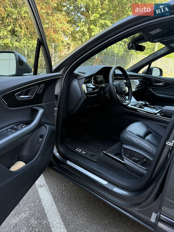 Позашляховик / Кросовер Audi Q7 2021 в Одесі