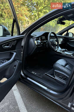 Внедорожник / Кроссовер Audi Q7 2021 в 