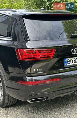 Внедорожник / Кроссовер Audi Q7 2018 в 