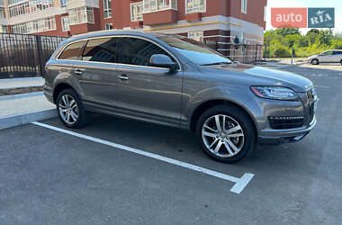 Внедорожник / Кроссовер Audi Q7 2013 в 