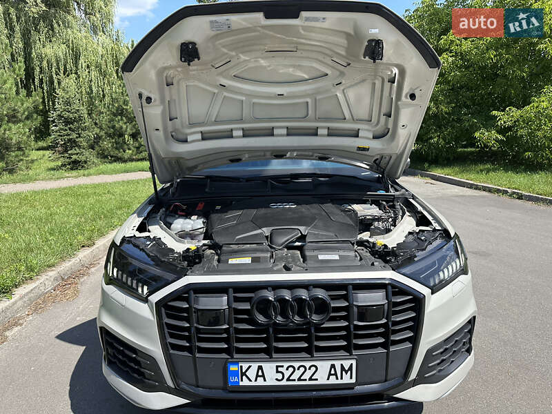 Внедорожник / Кроссовер Audi Q7 2022 в Киеве