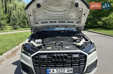 Внедорожник / Кроссовер Audi Q7 2022 в 
