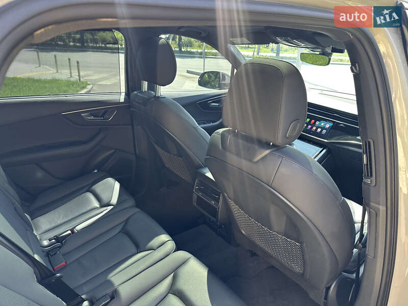 Внедорожник / Кроссовер Audi Q7 2022 в Киеве