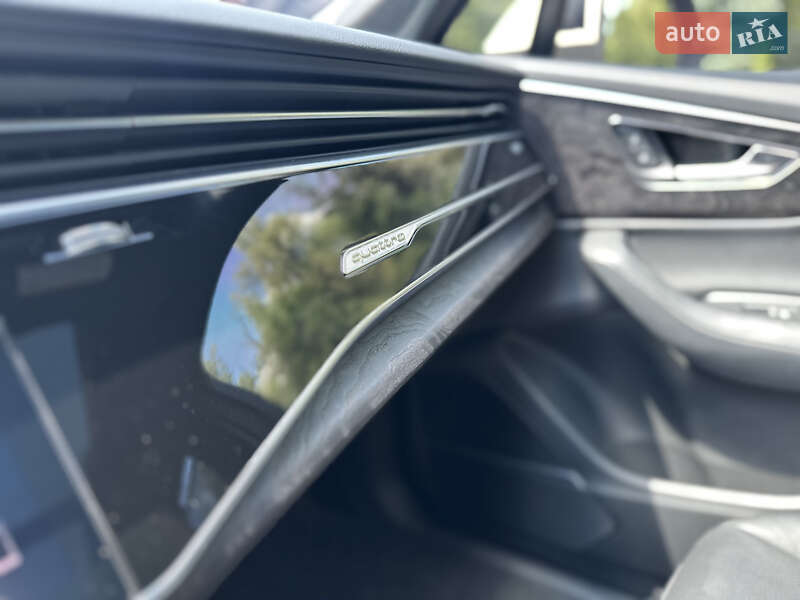 Внедорожник / Кроссовер Audi Q7 2022 в Киеве