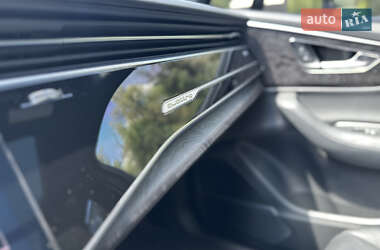 Внедорожник / Кроссовер Audi Q7 2022 в 