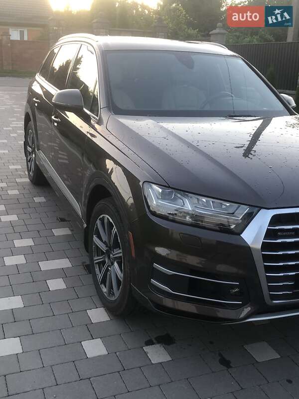 Внедорожник / Кроссовер Audi Q7 2016 в Ровно