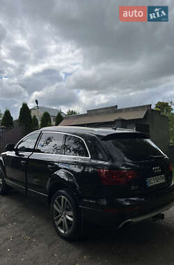 Позашляховик / Кросовер Audi Q7 2012 в 