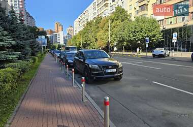 Внедорожник / Кроссовер Audi Q7 2006 в 