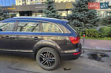 Внедорожник / Кроссовер Audi Q7 2006 в 