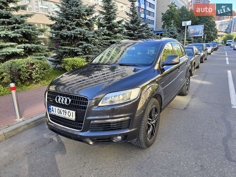 Внедорожник / Кроссовер Audi Q7 2006 в 
