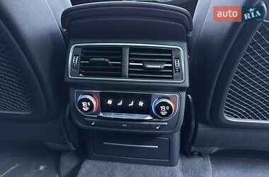 Внедорожник / Кроссовер Audi Q7 2017 в 