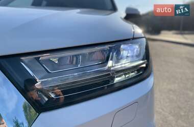 Внедорожник / Кроссовер Audi Q7 2016 в 