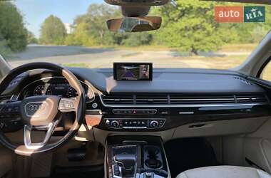 Внедорожник / Кроссовер Audi Q7 2016 в 