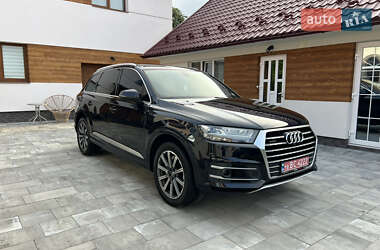 Внедорожник / Кроссовер Audi Q7 2017 в 