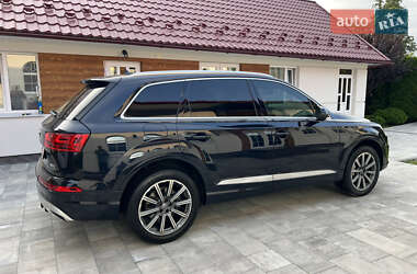 Внедорожник / Кроссовер Audi Q7 2017 в 