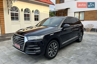 Внедорожник / Кроссовер Audi Q7 2017 в 