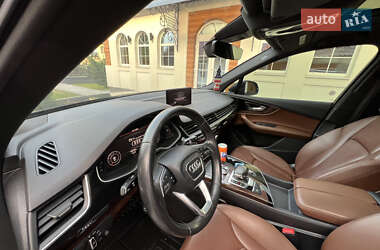 Внедорожник / Кроссовер Audi Q7 2017 в 