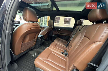 Внедорожник / Кроссовер Audi Q7 2017 в 