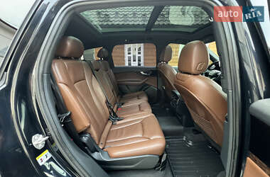 Внедорожник / Кроссовер Audi Q7 2017 в 