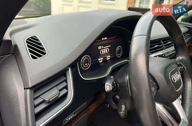 Внедорожник / Кроссовер Audi Q7 2017 в 
