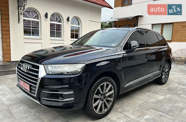 Внедорожник / Кроссовер Audi Q7 2017 в 