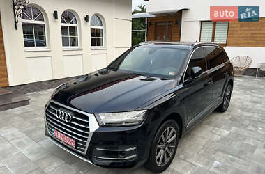 Внедорожник / Кроссовер Audi Q7 2017 в 