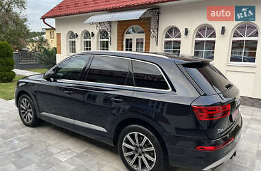 Внедорожник / Кроссовер Audi Q7 2017 в 