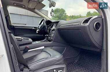 Внедорожник / Кроссовер Audi Q7 2015 в 