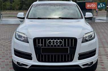 Внедорожник / Кроссовер Audi Q7 2015 в 