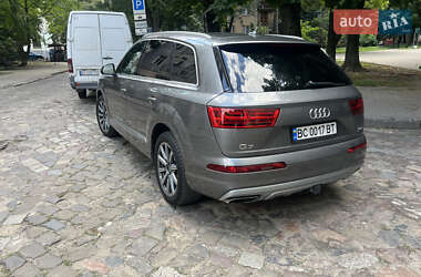 Внедорожник / Кроссовер Audi Q7 2017 в 