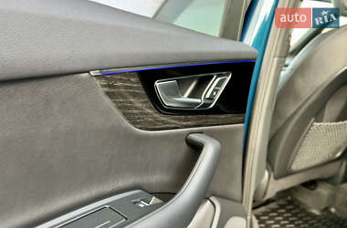 Внедорожник / Кроссовер Audi Q7 2019 в 