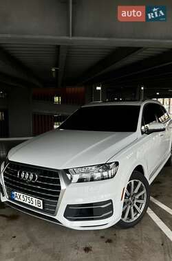 Внедорожник / Кроссовер Audi Q7 2018 в 