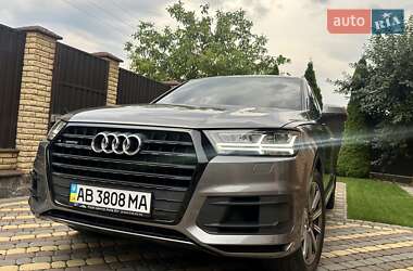 Внедорожник / Кроссовер Audi Q7 2017 в 