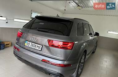 Внедорожник / Кроссовер Audi Q7 2017 в 
