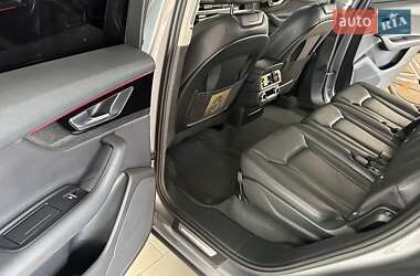Внедорожник / Кроссовер Audi Q7 2017 в 